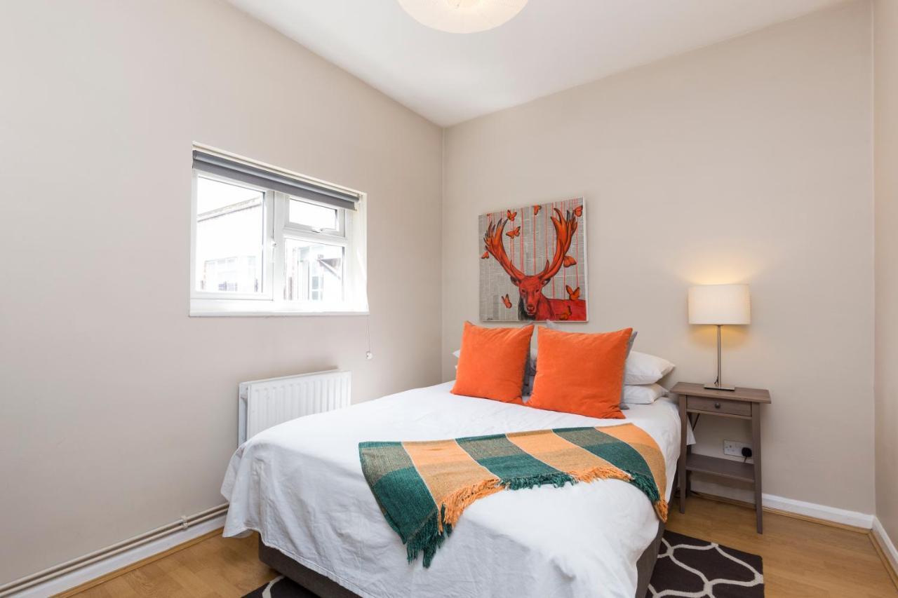 Modernised Apartments 1 And 2 Bedrooms Option Terrace And Balcony High Street Londres Extérieur photo
